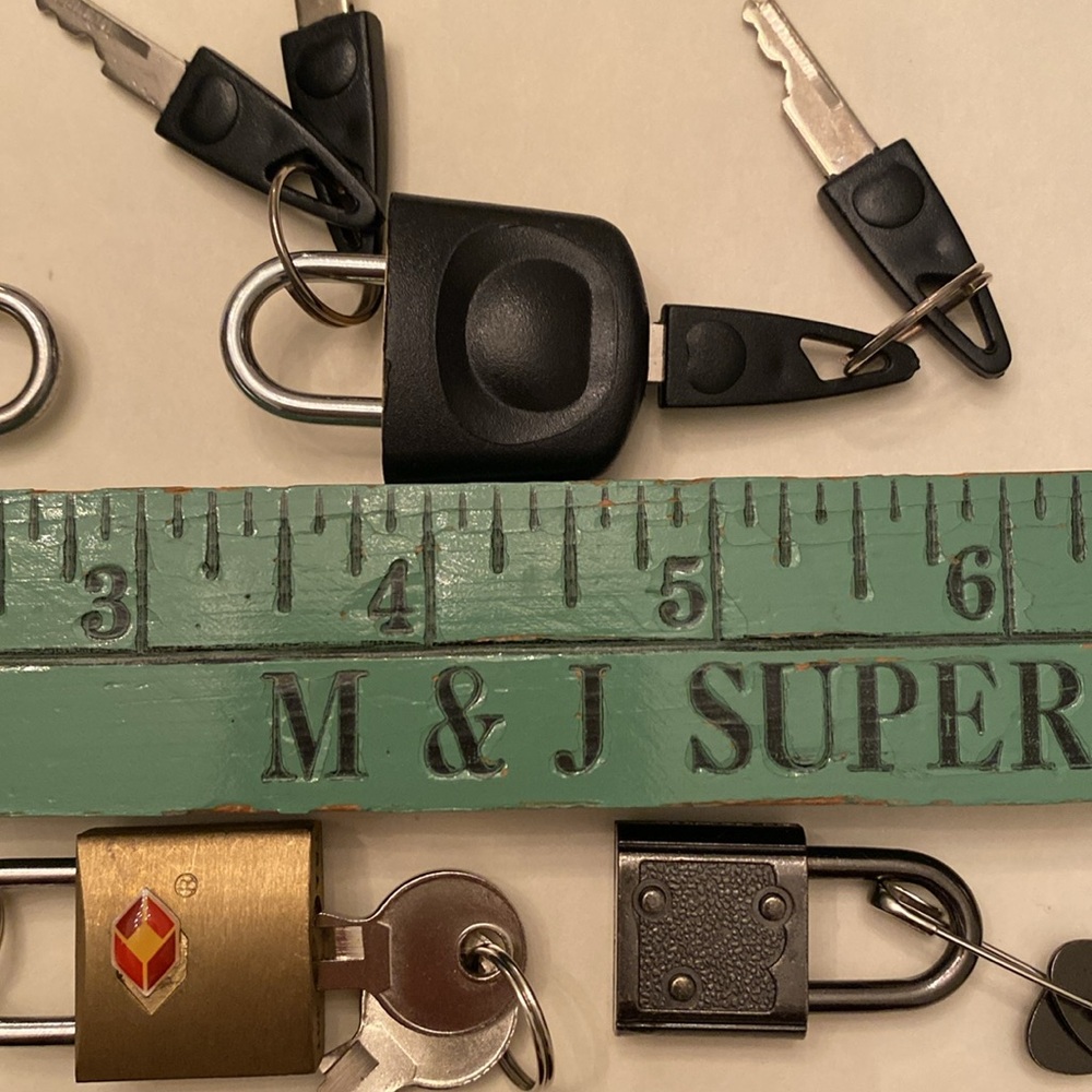 6 Mini - Padlock Sets with Keys - Picture 3 of 3